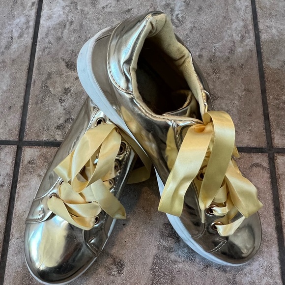 GOLD METALLIC Fashion Forward smeakers - Picture 12 of 14